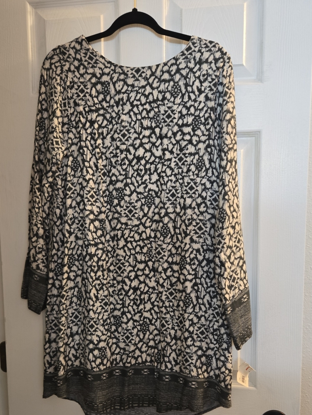 Women's Olive and White Patterned Long Sleeve Dress With Open Back